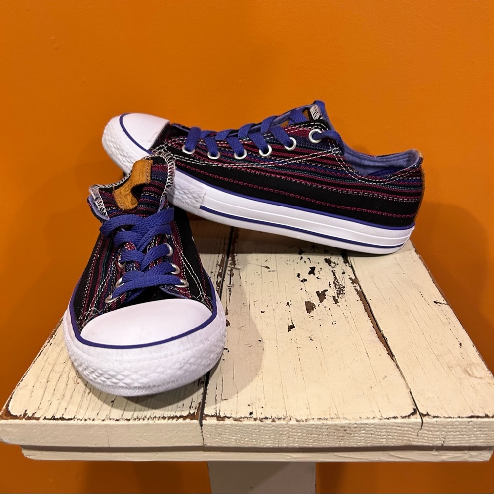 Casual Chuck Taylor, Converse Blue and White Striped Sneakers‎
